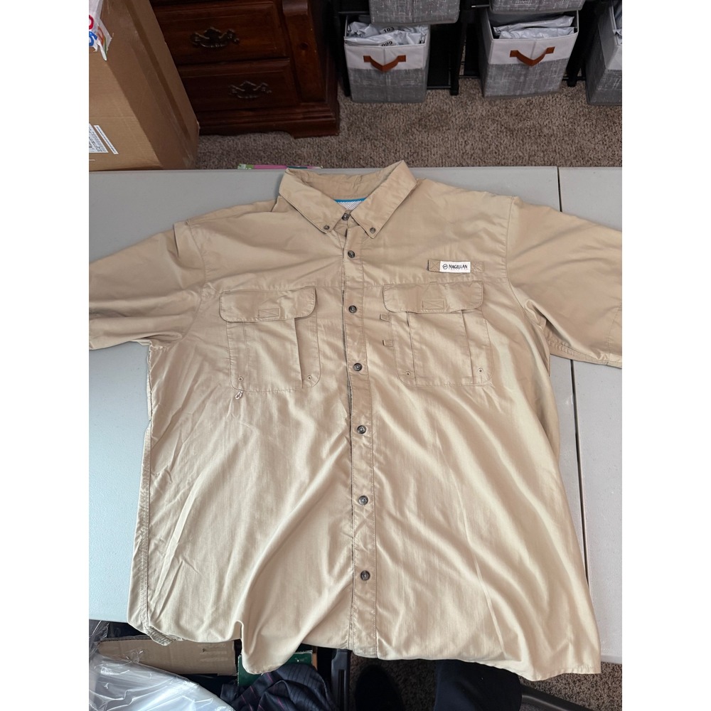 Magellan Outdoors Fish Gear Mens XL Tan Short Sleeve Fishing Shirt Relaxed Fit